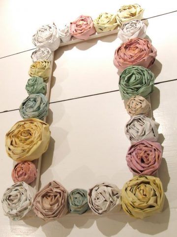 Cornice con carta colorata