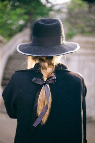 Treccia con nastro