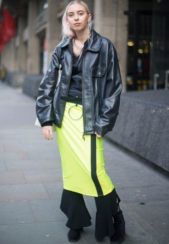 Gonna a pantaloni un trend interpretato nel modo più sbagliato partendo dai colori fluo (Clodie Worboys)