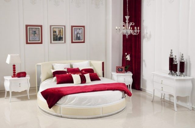 Letto bianco e red