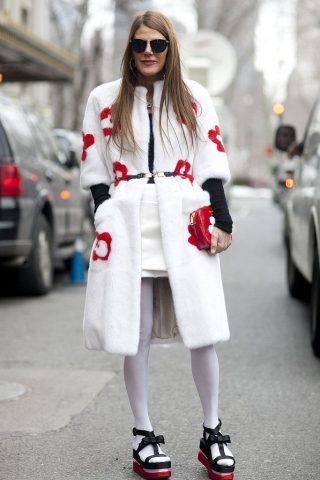 Anna dello Russo in un mix firmato Prada che non passa l'esame