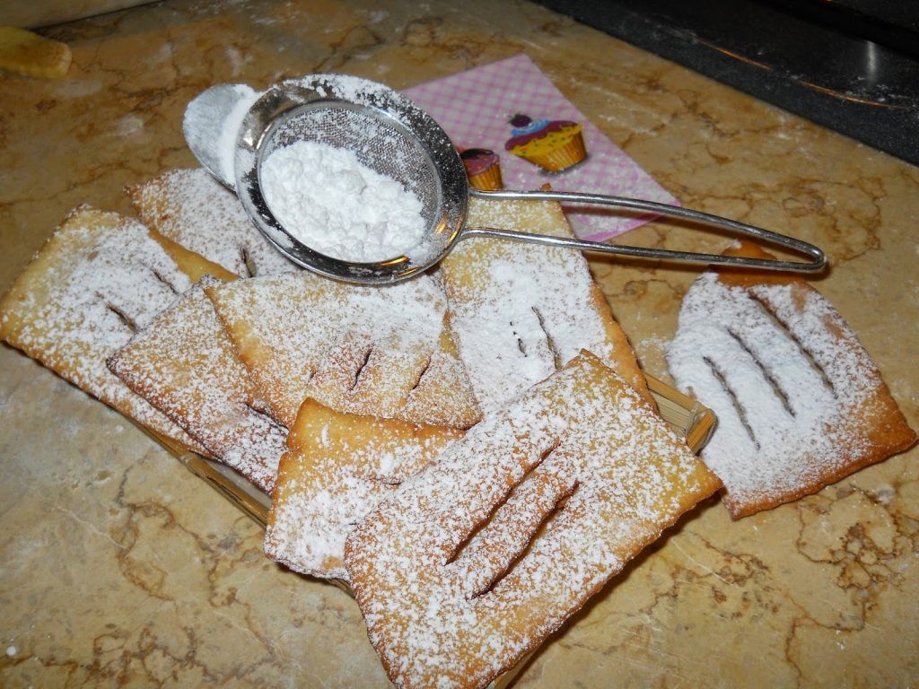 Chiacchiere al profumo di agrumi