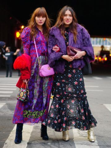 Look con doppia borsetta