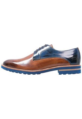 Lacca per capelli nelle scarpe