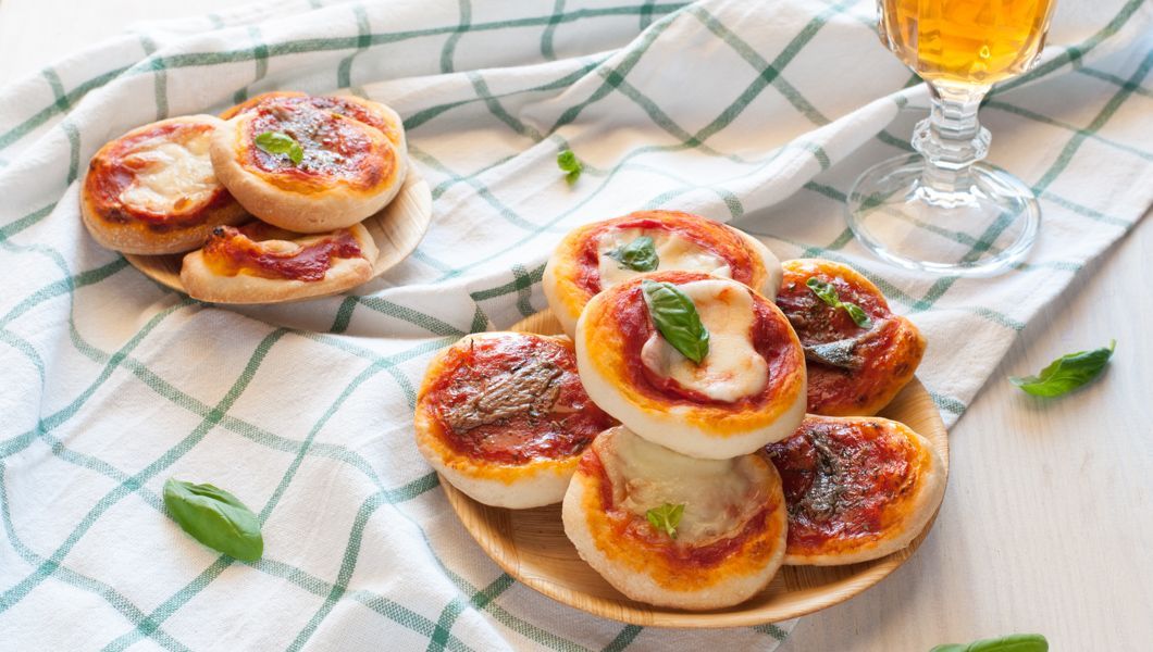 La ricetta veloce per le pizzette dell’aperitivo