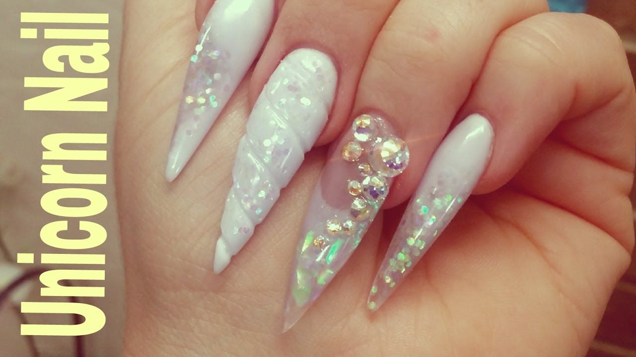 Unicorn Horn Nails: corna di unicorno sulle nostre unghie