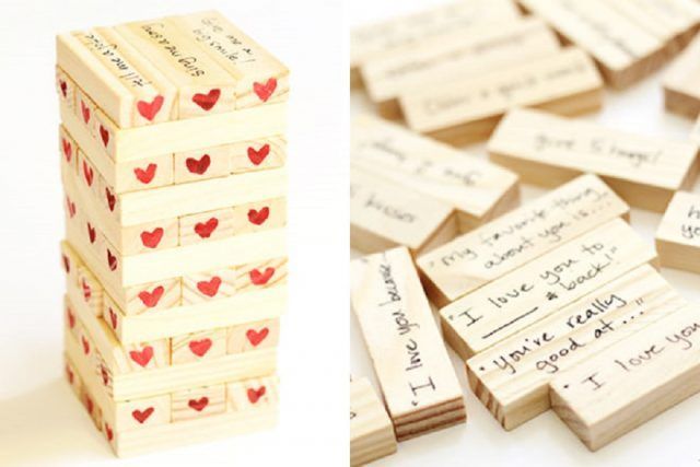 Jenga versione V-day con frasi romantiche su ogni mattoncino scritte da voi