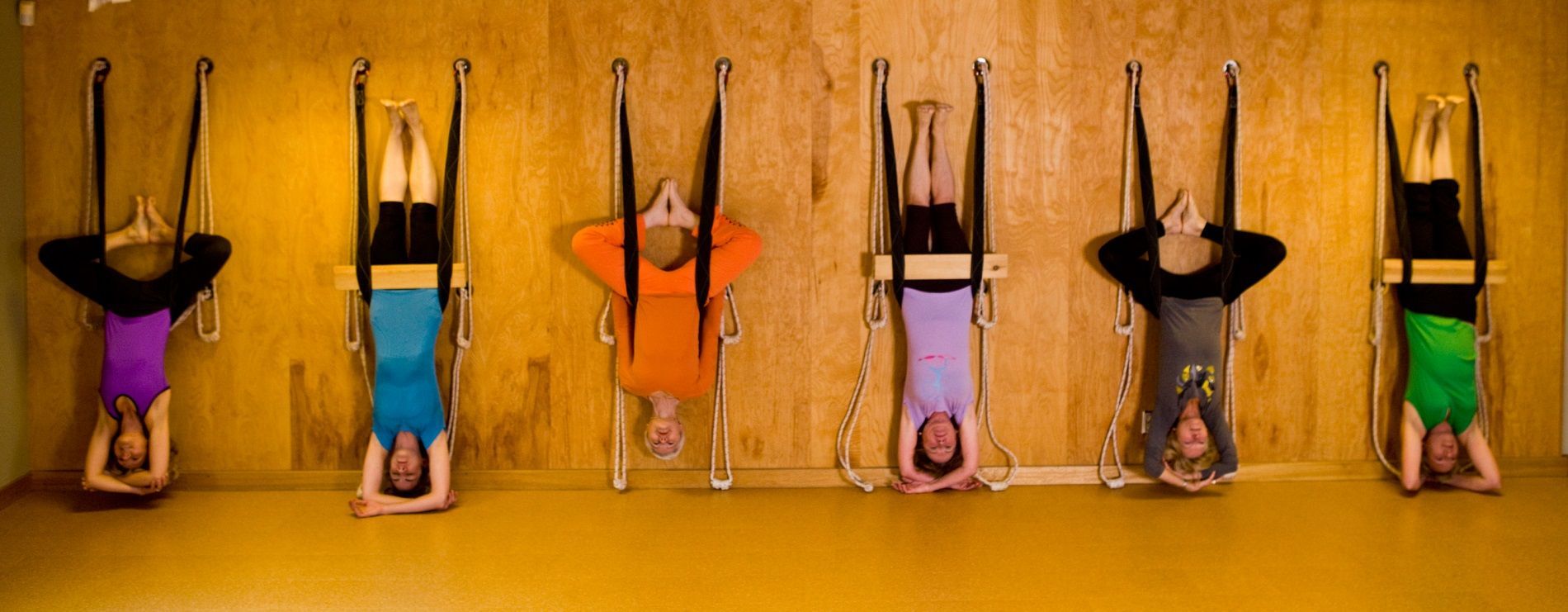 Yoga Wall, la nuova tendenza della meditazione