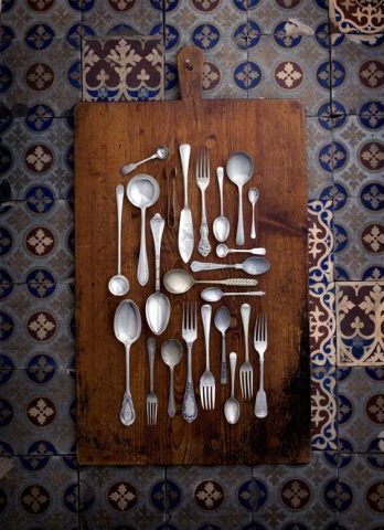 Una tavola di posate vintage