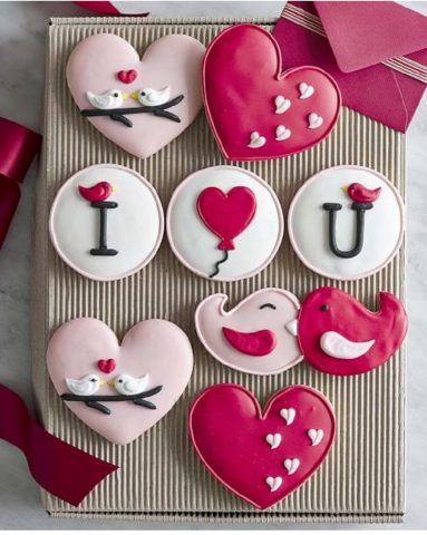 Biscotti di varie forme totally pink