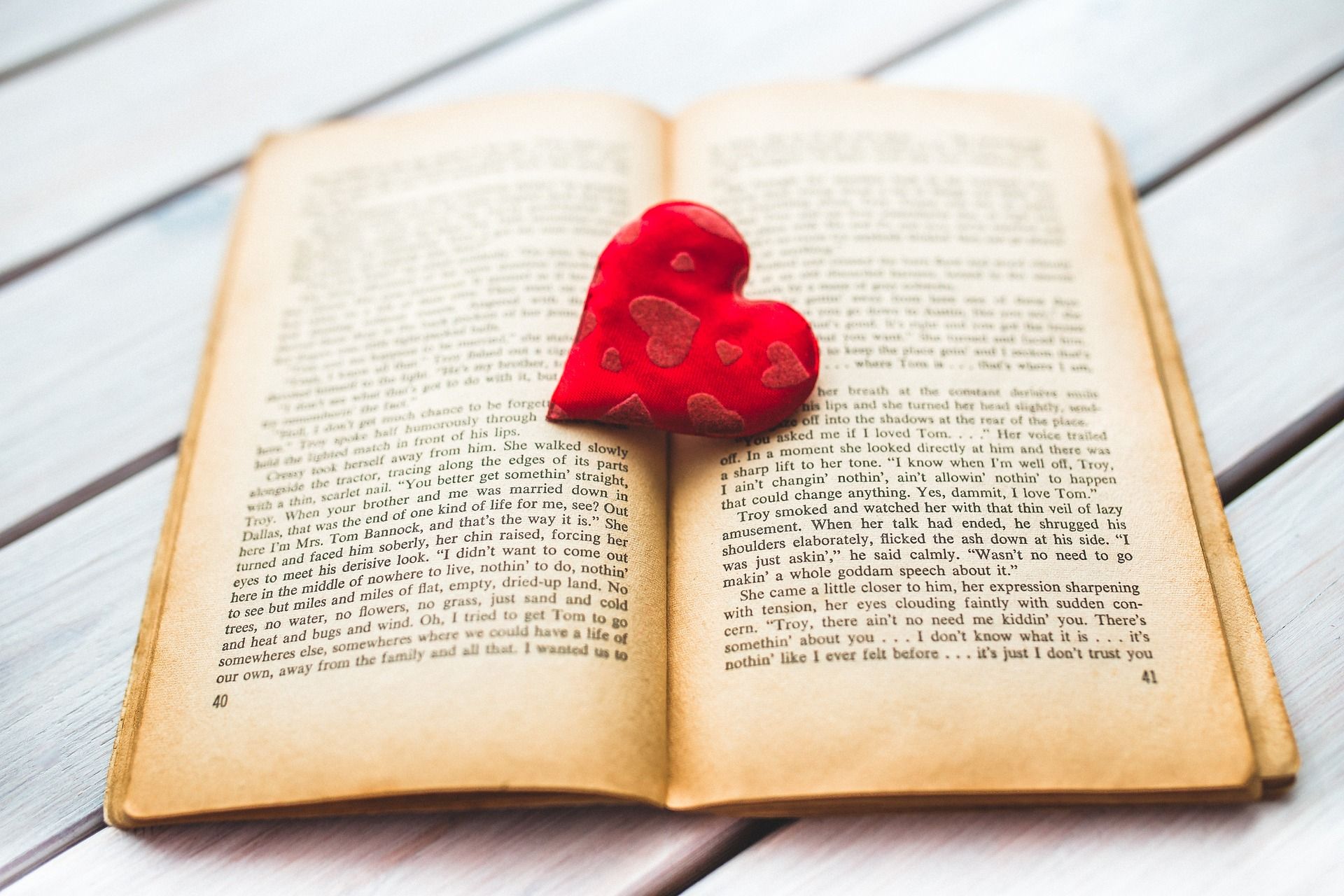 10 romanzi d’amore che dovete leggere almeno una volta nella vita