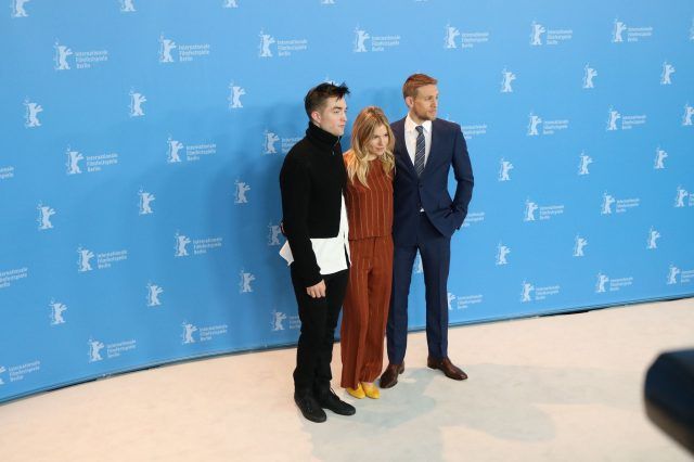 Robert Pattinson, Sienna Miller e Charlie Humman - Photo by Movieplayer.it