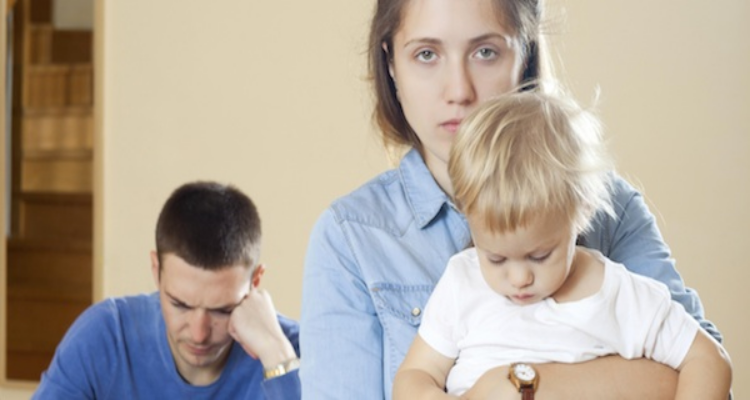Cosa succede nella coppia quando nasce un figlio: lo stress sale