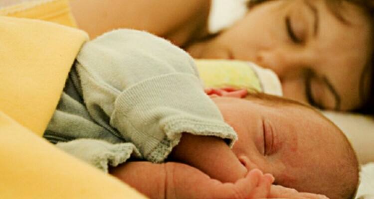 La nascita di un bambino stanca più le mamme dei papà, è la scienza a dirlo!