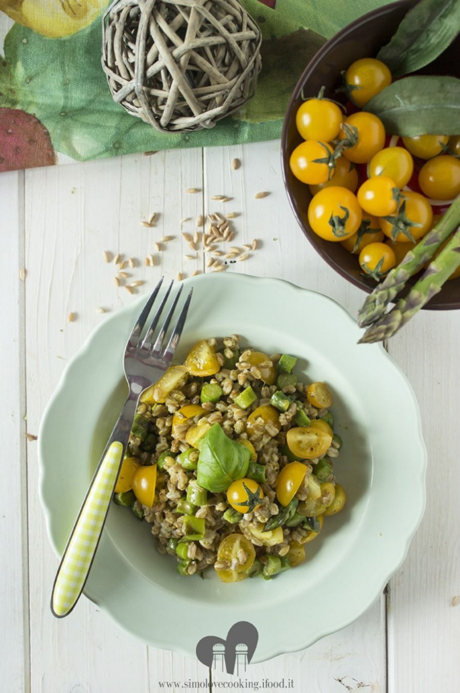 farro-con-pesto-asparagi-e-pomodorini-gialli3