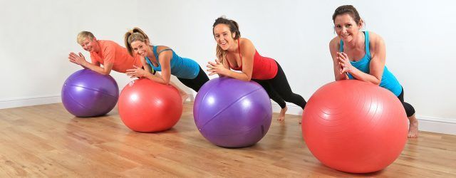 La fitball è in grado di potenziare anche la muscolatura.