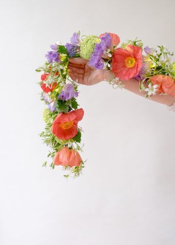 Ghirlanda di primavera con fiori