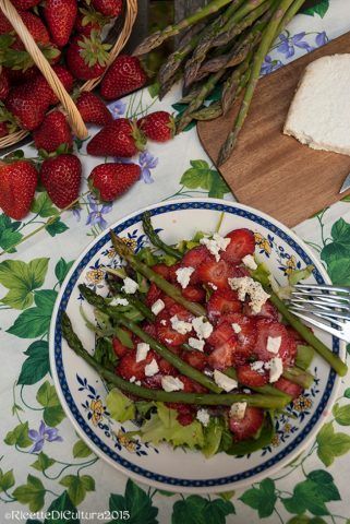 Insalata di asparagi e fragole