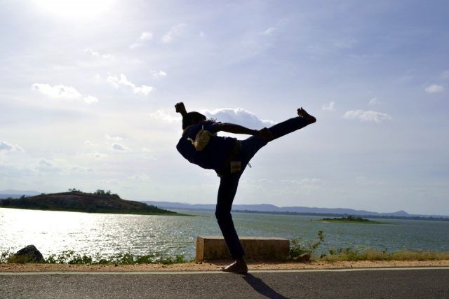 Il karate e le arti marziali in generale hanno una forte componente aerobica, oltre a una parte in cui si potenzia la muscolatura. In un'ora di allenamento si possono perdere fino a 1300 calorie.