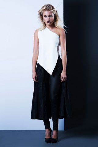 Abito bianco e nero con leggings