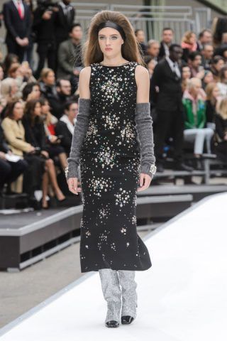 Paris Fashion Week, l'abito stellato di Chanel