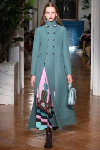Paris Fashion Week, i cappotti di Valentino