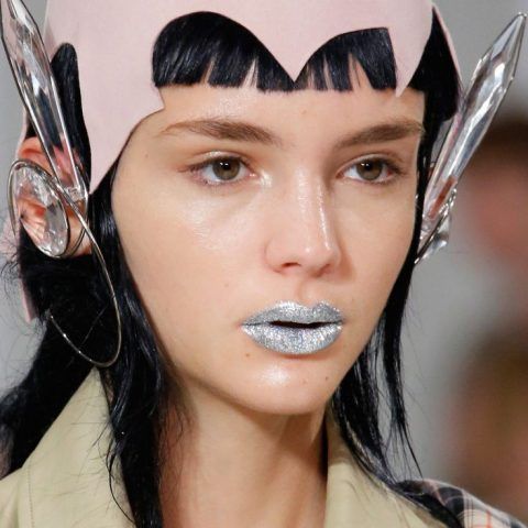 Make up labbra primavera-estate 2017, argento da Maison Margiela