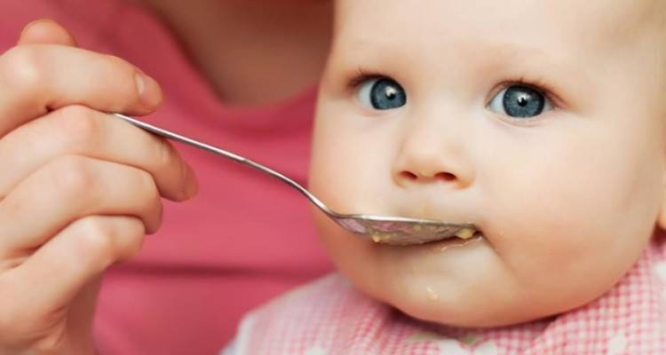 Tabella alimentare per i bebè fino ai 24 mesi: cibi si e cibi no!