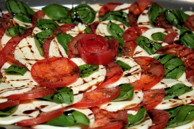 Ricordatevi le posate per i piatti che non si possono mangiare con le mani!