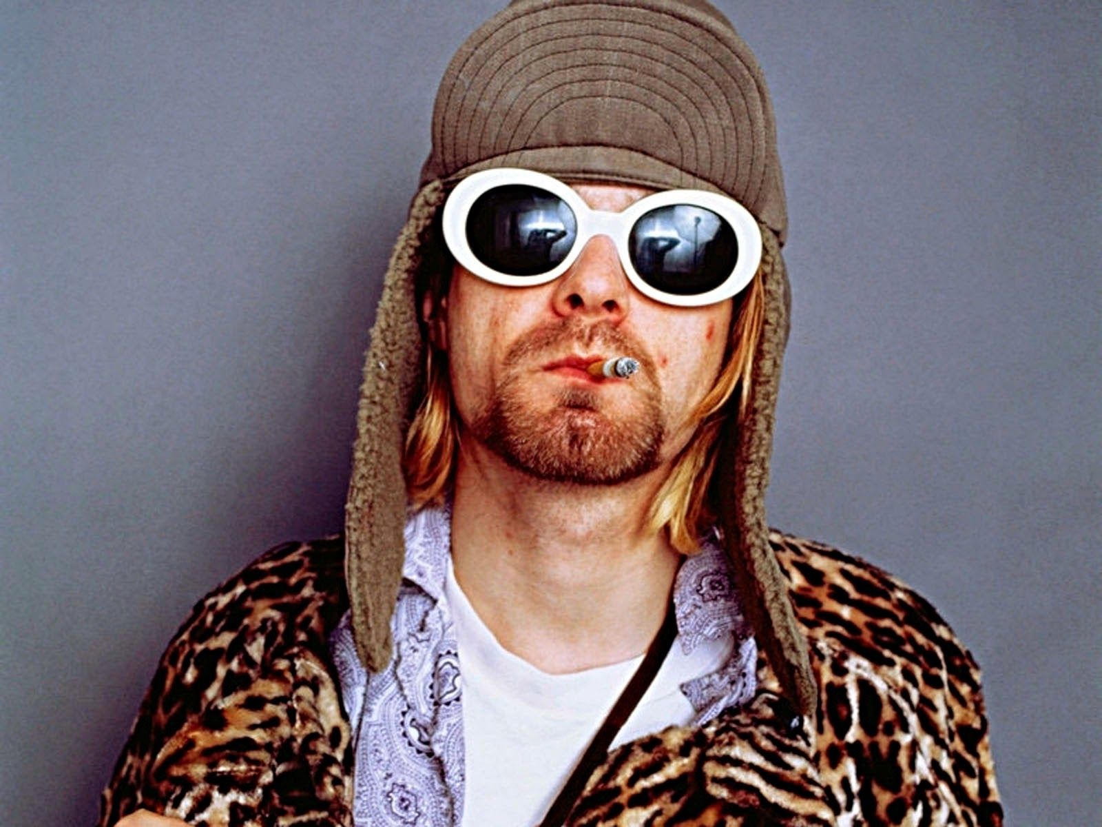 Tornano di moda gli occhiali da sole di Kurt Cobain