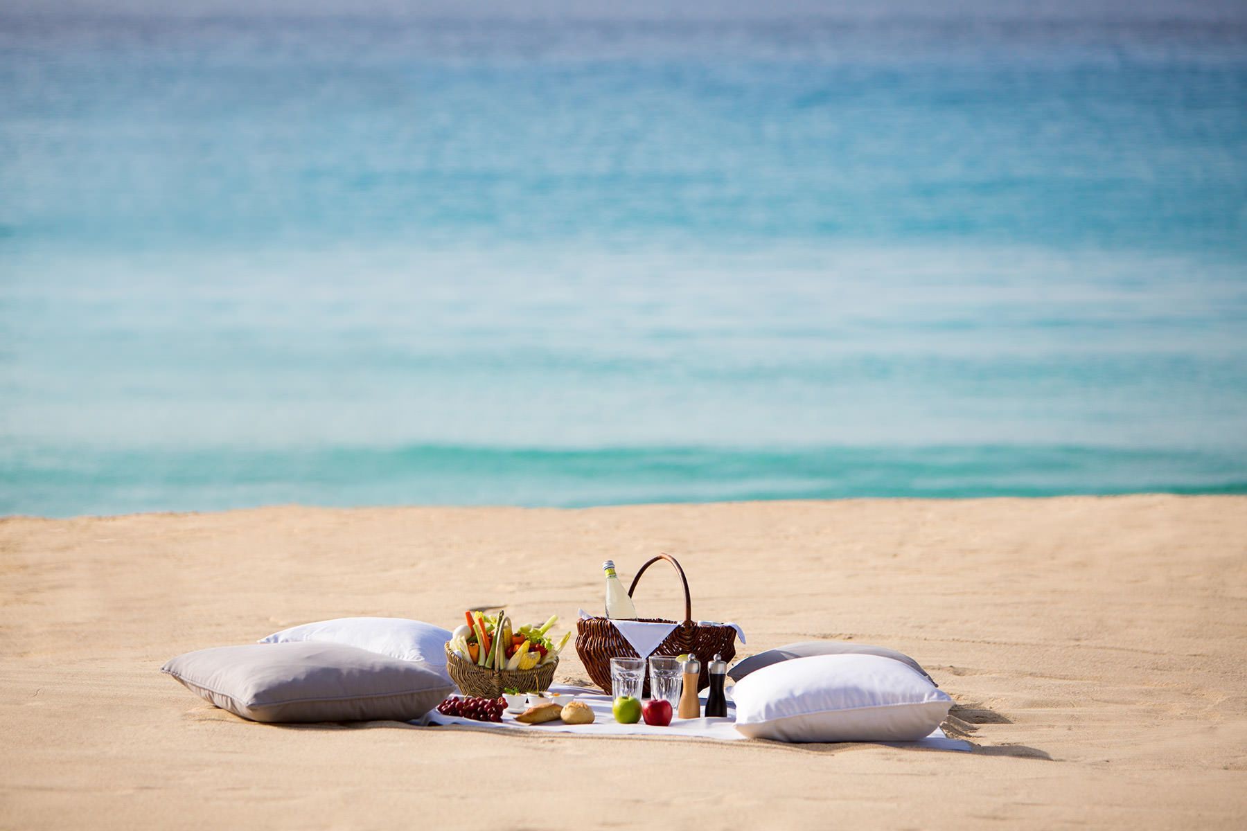 I consigli per un pranzo al mare leggero e gustoso