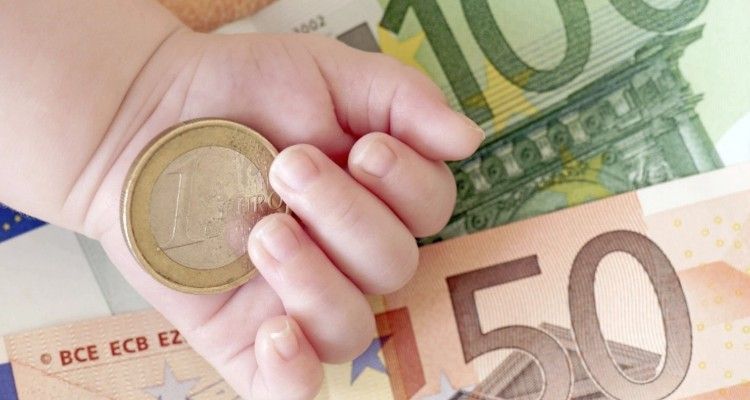 Assegno Universale per i genitori con figli fino a 26 anni di età: 200 euro al mese
