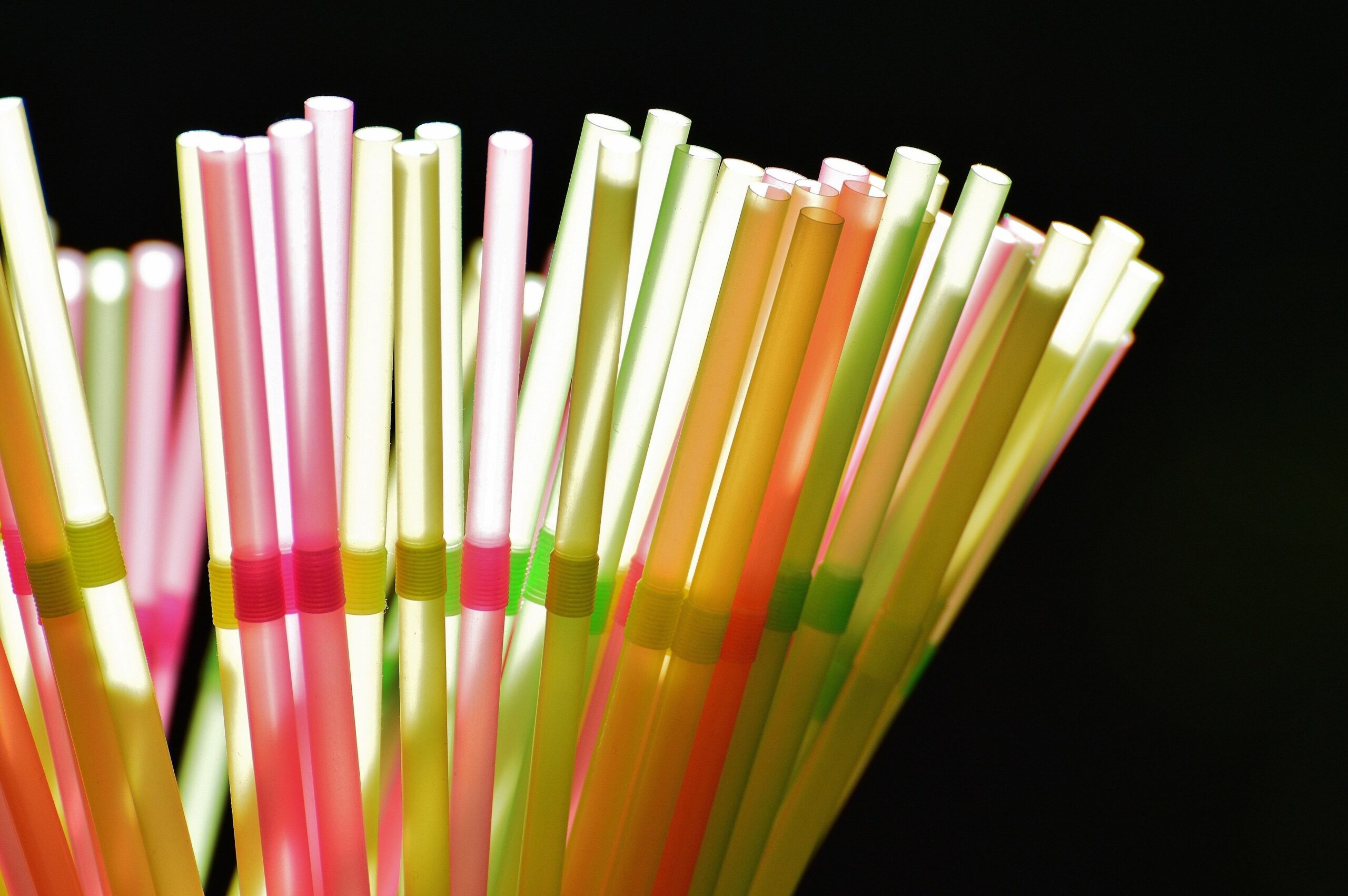 Se nel drink c’è una droga, la cannuccia cambia colore