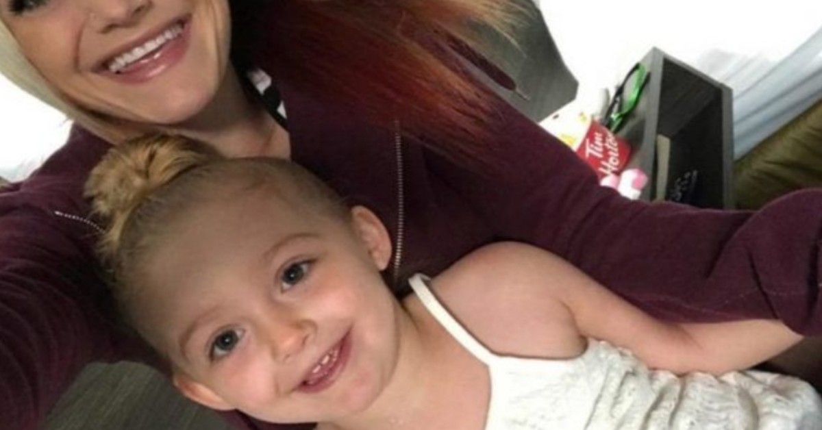 Sua figlia di 4 anni non si sveglia, la mamma impaurita chiama l’ambulanza