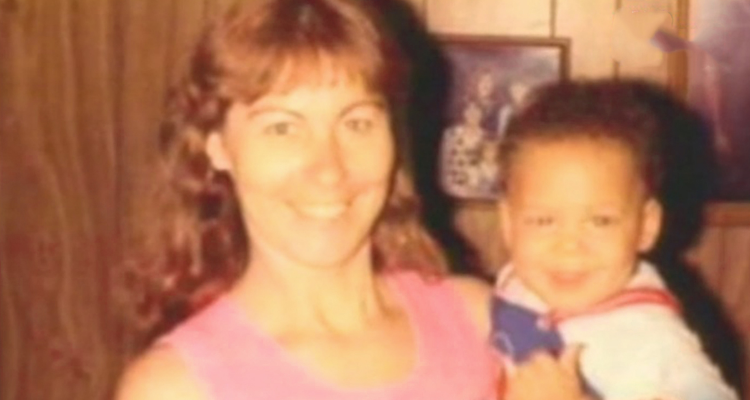 Adotta un bambino che nessuno voleva. 28 anni dopo si trova dinanzi una brutta verità