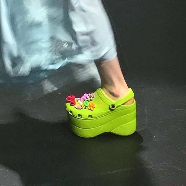 balenciaga tipo crocs