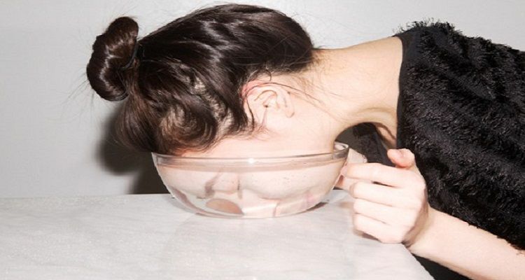 Immergere il viso nell’acqua frizzante.