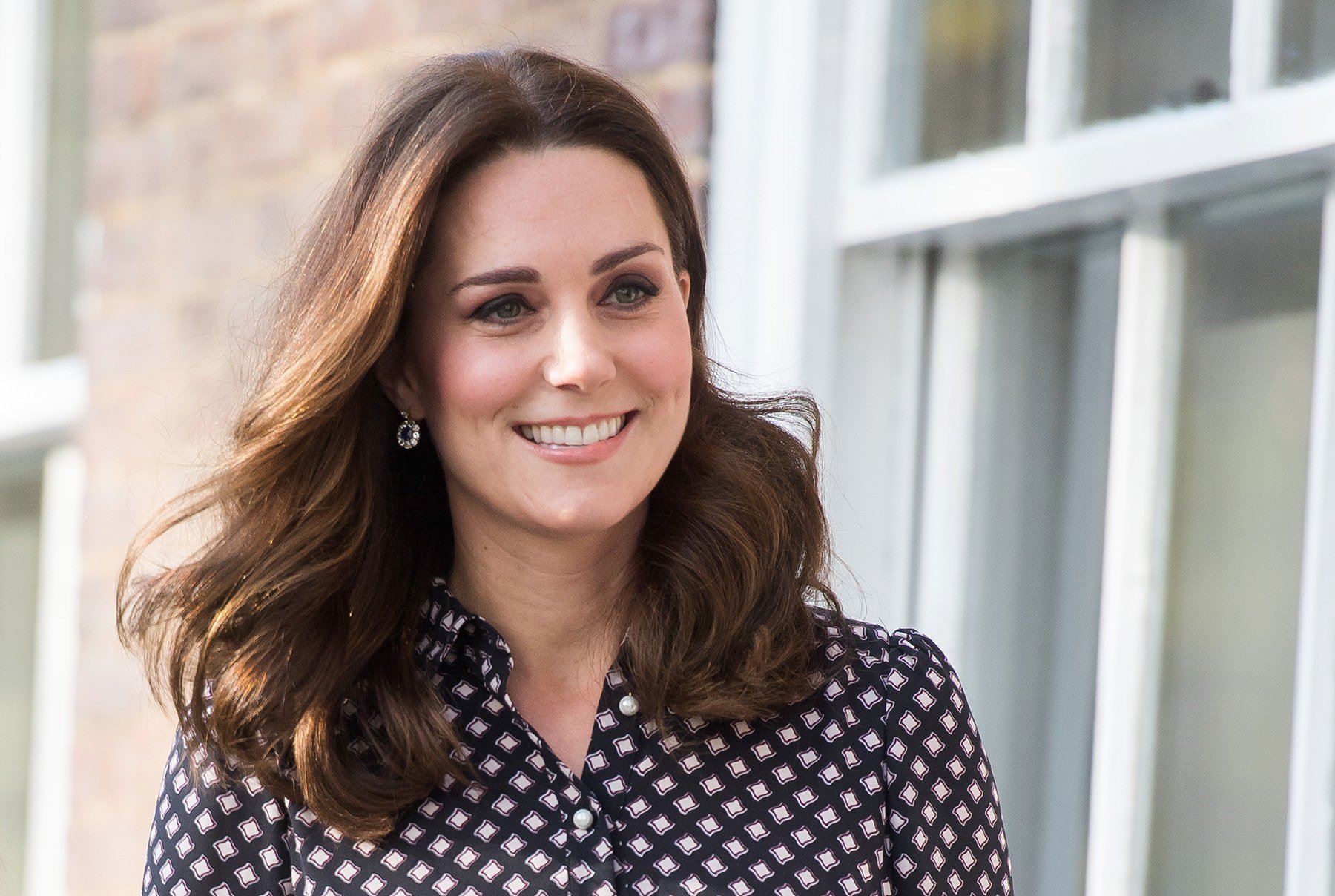 Kate Middleton con i capelli più corti per una buona causa