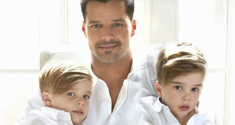 Il mistero sull’identità della mamma dei figli di Ricky Martin sembra essere stato finalmente svelato