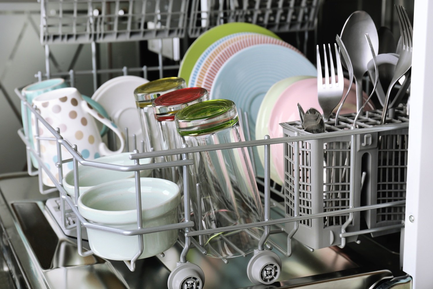 Cinque cose da non mettere in lavastoviglie