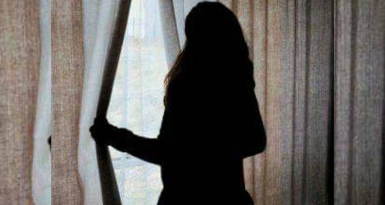 Dipendente dell’Agenzia Delle Entrate licenziata dopo aver subito uno stupro “Era troppo stressata”