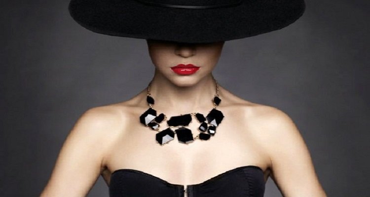 Donna elegante e di classe