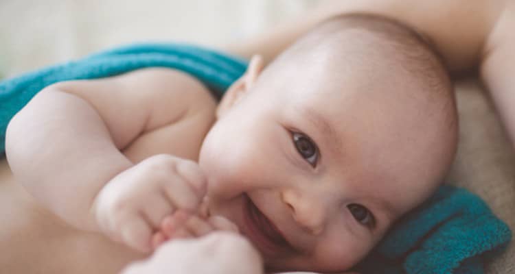 Ecco 3 motivi per allattare i neonati al seno: non si nutrono solo!