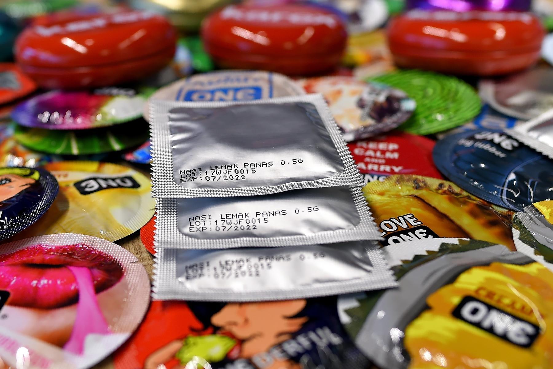 Sniffare preservativi, la nuova pericolosa moda su internet