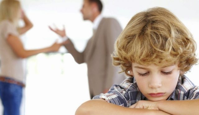Risultati immagini per genitori che litigano