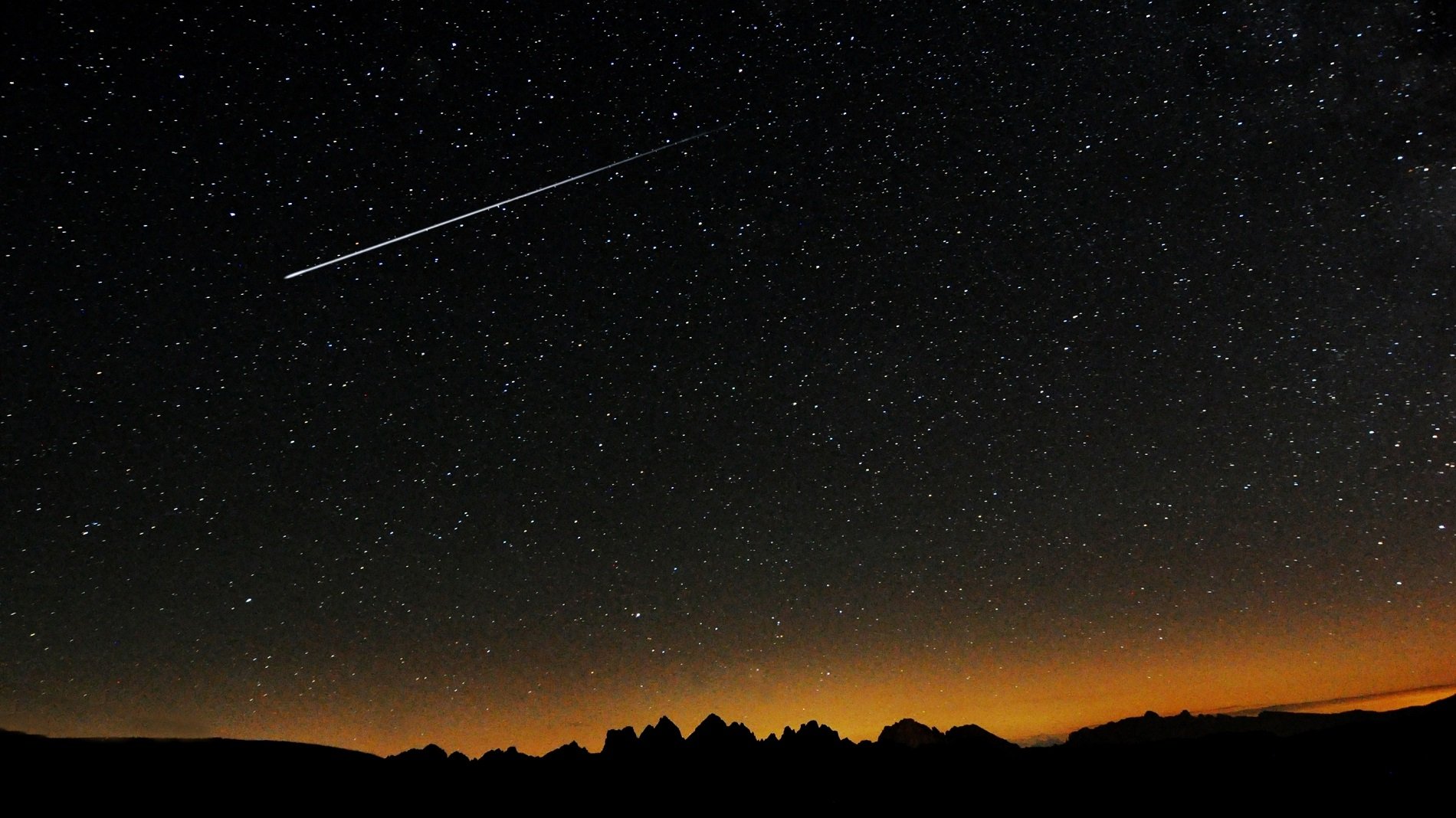 Anche ad aprile arrivano le stelle cadenti