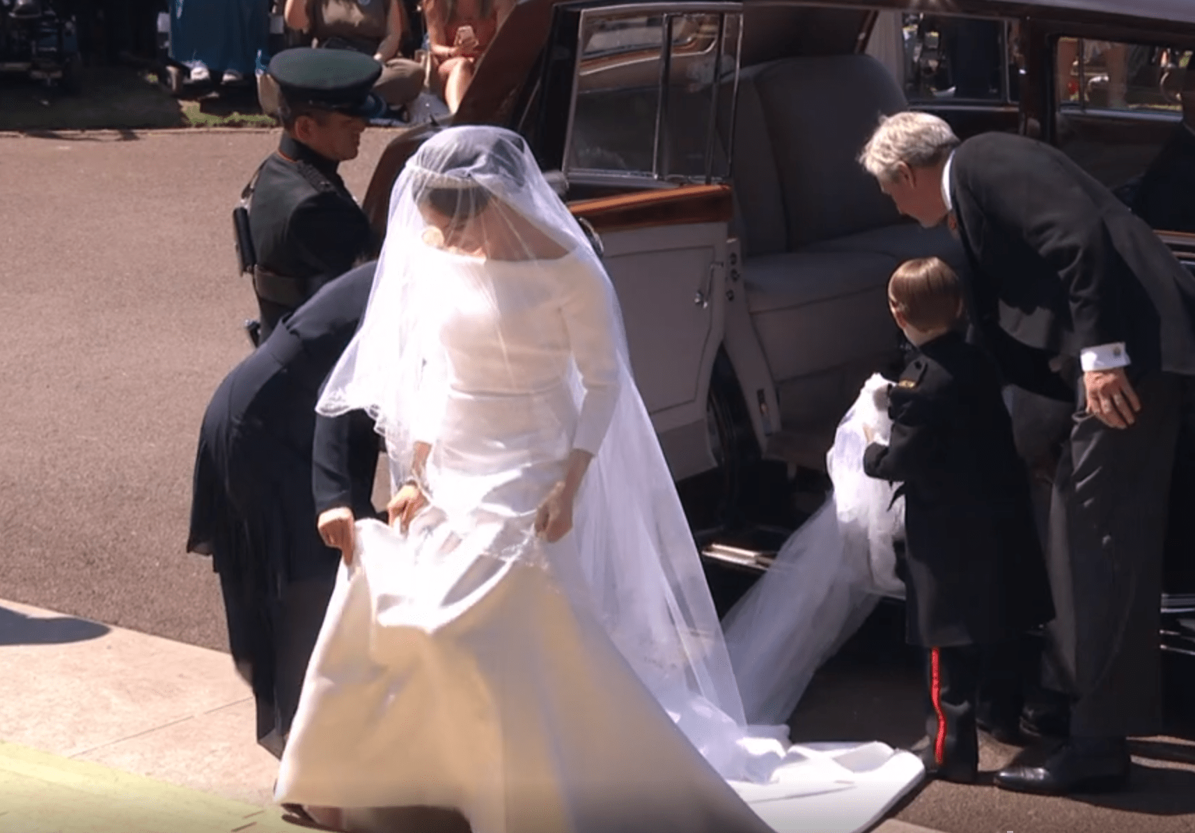Meghan Markle ha sposato il principe Harry: l’abito è di Givenchy Couture