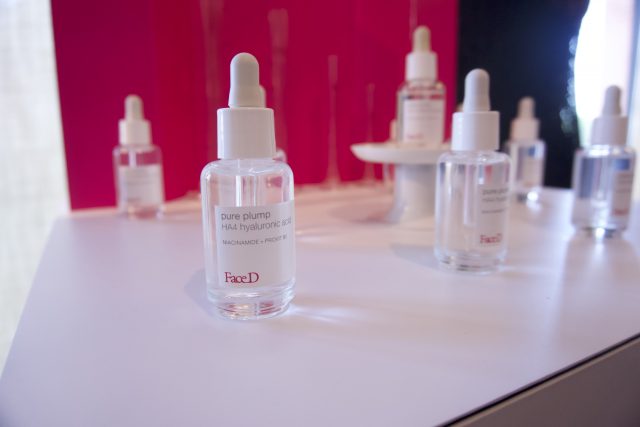 Face D - Pure Plump: puro acido ialuronico a 3 pesi molecolari per un siero davvero attivo sulla pelle