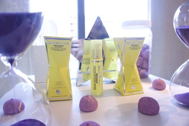 GlamGlow - Instamud: una maschera pensata per i Millennials, che in soli 60 secondi riduce i pori, leviga la pelle e la illumina...ed è viola!