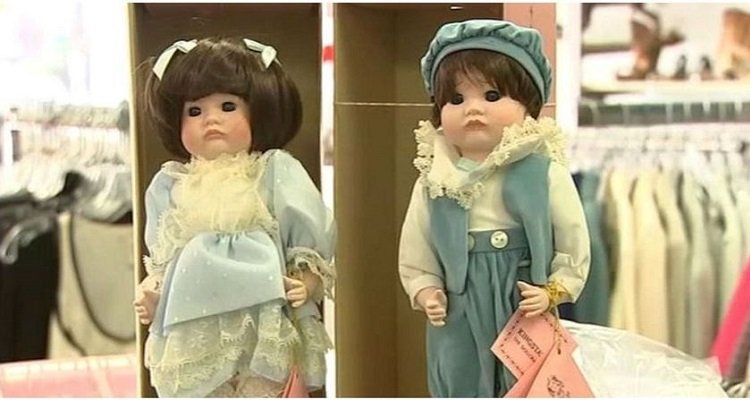 Eredita la collezione di bambole della mamma, ma valeva più di quanto pensasse